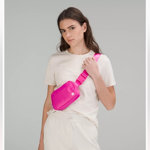 NWT - Lululemon‎ Sonic Pink Belt Bag 1L - Picture 2 of 6